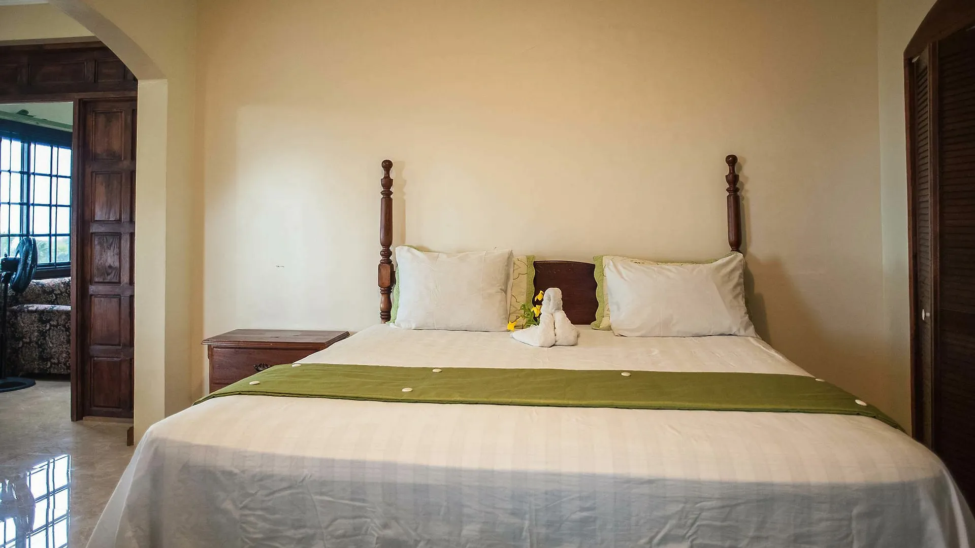 Clarridge Hall Guesthouse モンテゴ・ベイ